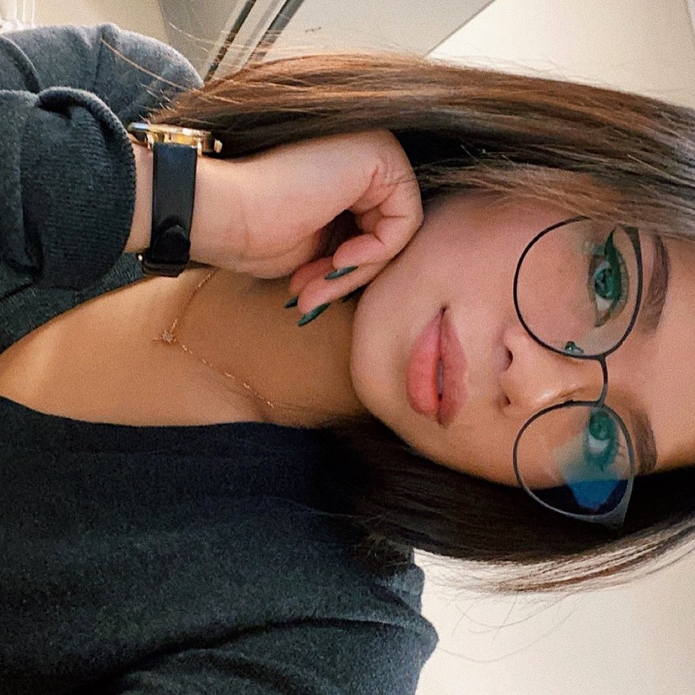 Meet your Posher, Christine